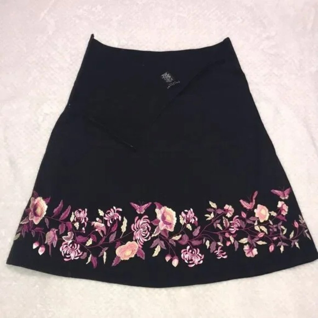Persaman New York Women's Size 6 Black A-Line Mini Skirt Pink Embroidery
